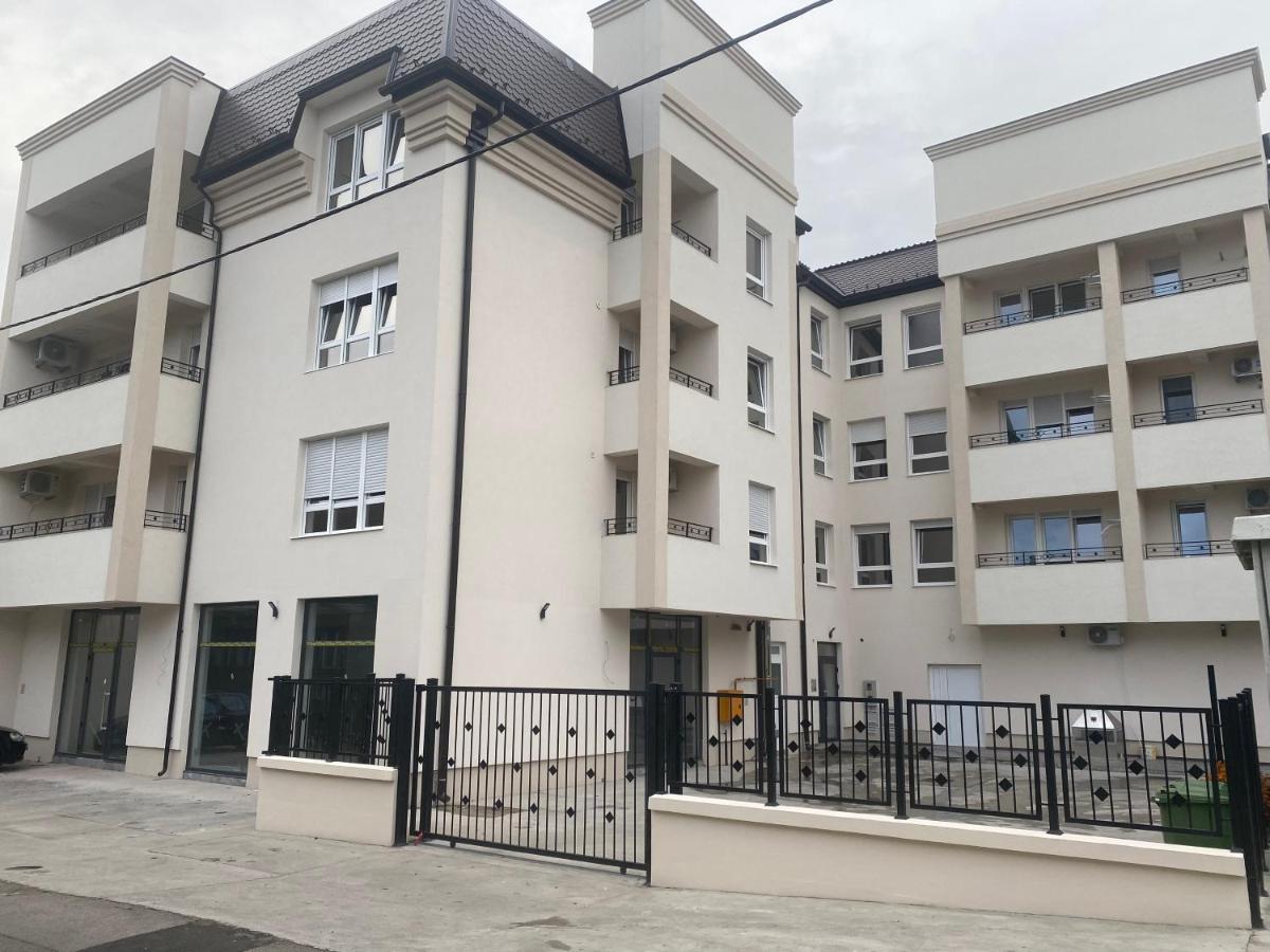 Apartman Mdb Lux Subotica Exterior foto